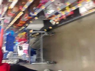 Schwarze Schlampe bekommt Sperma auf ihren weissen Arsch