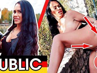 Deutscher Hengst fickt Latina Zara in der Öffentlichkeit