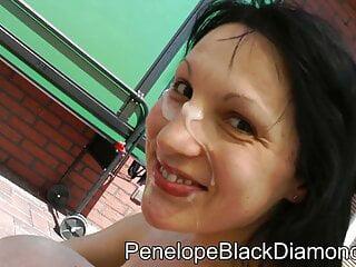 Penelope Black - schwarze pissen in hd