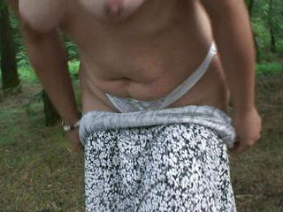 Alte deutsche Lady kriegt die Fotze vollgespritzt